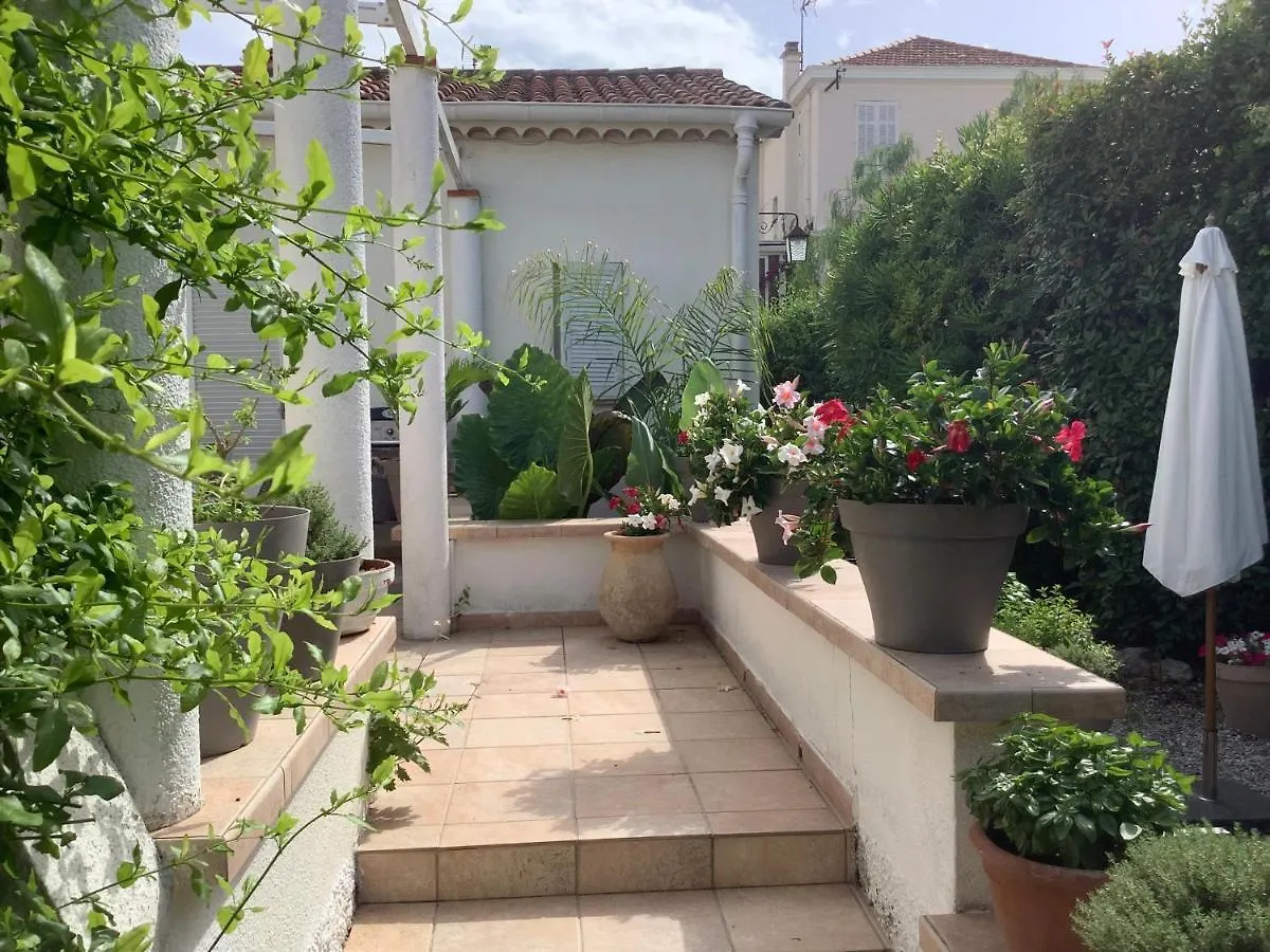 Le Cabanon Cap D Antibes 80 M De La Plage Francie